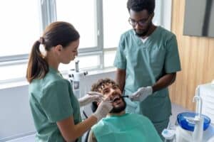 dental assistant pros and cons